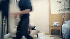 七天探花_圆圆脸风骚外围美女，穿上黑丝情趣装边亲边摸，掐脖子上位骑坐浪叫连连 截图2