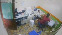 医院摄像头偷拍妇科阴超检查,妙龄少妇小媳妇们被超长设备插入阴道,疼得直咧嘴,最后捂着肚子颤颤巍巍走出来 截图5