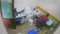 医院摄像头偷拍妇科阴超检查,妙龄少妇小媳妇们被超长设备插入阴道,疼得直咧嘴,最后捂着肚子颤颤巍巍走出来 截图6