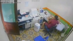 医院摄像头偷拍妇科阴超检查,妙龄少妇小媳妇们被超长设备插入阴道,疼得直咧嘴,最后捂着肚子颤颤巍巍走出来 截图8