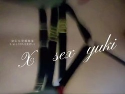 极品身材巨乳肥臀反差少妇「Sexy_Yuki」绿帽视角拍摄淫妻和单男床上运动，肥美屁股主动套弄鸡巴，真的太骚了！ 截图7