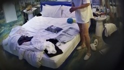安防酒店摄像头偷拍校园嘻哈时尚美女和爱舔脚变态男友啪啪 截图11