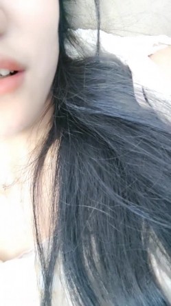 校花女神，超级清纯，【蔡蔡仙女】，冉冉升起的新星，她的微笑一秒让你想起初恋，还是脱光的初恋 截图1