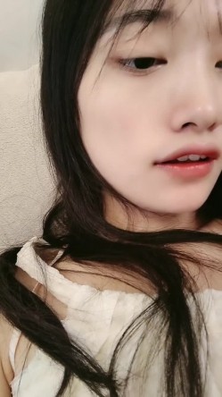 校花女神，超级清纯，【蔡蔡仙女】，冉冉升起的新星，她的微笑一秒让你想起初恋，还是脱光的初恋 截图9
