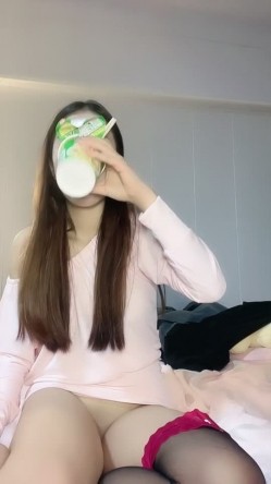 帝王级享受【06清纯安静】校花学妹拉闺蜜下海 双飞啪啪 道具玩弄叠罗汉各种神操作 截图3