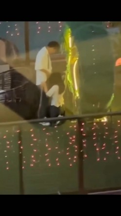 吃东莞常平百花时代广场网红天台，小情侣这么快就忍耐不住了吗？在天台做这种事 截图6