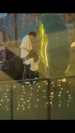 吃东莞常平百花时代广场网红天台，小情侣这么快就忍耐不住了吗？在天台做这种事 截图8