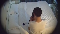 高校附近安防酒店偷拍学生情侣开房清纯眼镜学妹穿着黑丝给男友打飞机被哄骗插入哭了 截图4