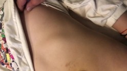 表妹午睡时偷偷跑到她房间摸一下她那A罩杯的小奶子,经常摸揉可以促进生长 截图10