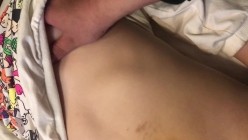 表妹午睡时偷偷跑到她房间摸一下她那A罩杯的小奶子,经常摸揉可以促进生长 截图12