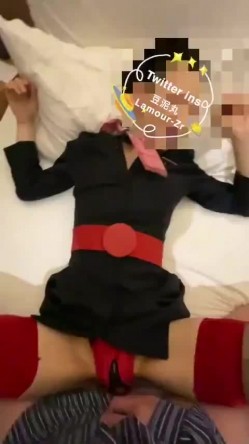 推特东航乘务员极品空姐【豆泥丸】福利私拍，足交啪啪女神骚起来是真顶，170完美长腿炮架 截图3