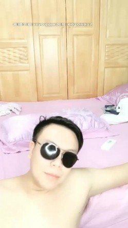吸精小奴隶高颜值美少妇居家啪啪，情趣椅口交舔蛋插嘴假屌双洞齐插爆菊 截图15