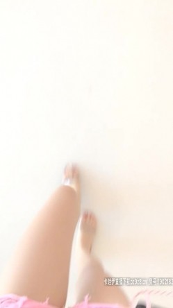 【露出勾引】【你好迷人】户外勾引主播直播回放，户外勾引陌生人，厕所打炮，户外露出自慰 截图7