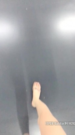 【露出勾引】【你好迷人】户外勾引主播直播回放，户外勾引陌生人，厕所打炮，户外露出自慰 截图14