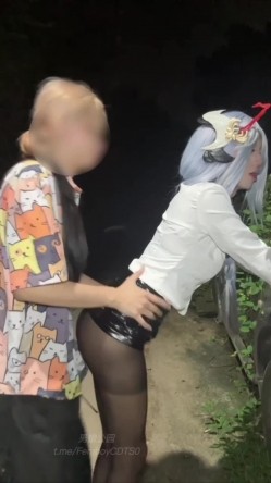 圣诞狂欢 鸡鸡子 国产极品人气TS，又清纯又狂野，攻守兼备反差感拉满，线下约会据说已经排到明年 截图9
