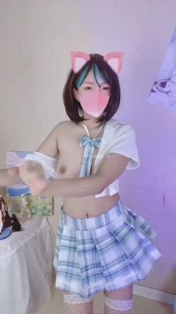 青春无敌 推特极品可甜可盐长腿女神【小仙云】月付群专享，顶配COSER抖音风转场变装紫薇 截图14