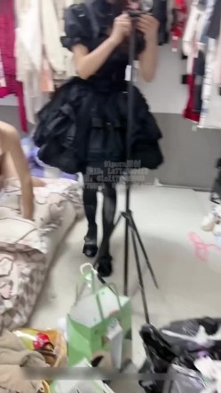 黑色莉莉丝啪啪全程lo鞋，萌萌的外表小骚货被大屌疯狂抽插，撅着屁股被后入打桩 截图9