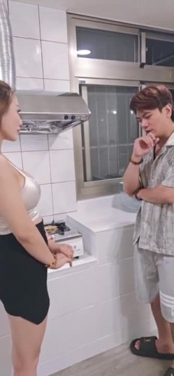《李蓉蓉的秘密生活》各种场景和炮友啪啪 截图5