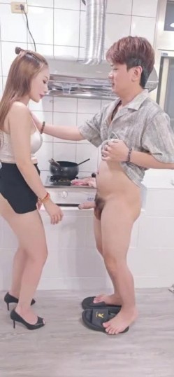 《李蓉蓉的秘密生活》各种场景和炮友啪啪 截图8