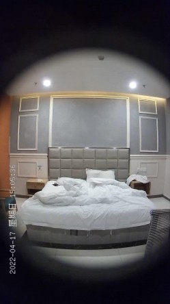 大学城附近酒店安防摄像头偷拍极品巨乳眼镜御姐兼职学妹和嫖客 截图15