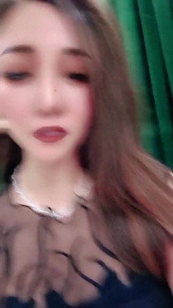 【戴眼镜的老师】淫荡三女 狂约技师 争着吃鸡吧 无套啪啪 骑乘吃奶 内射 口爆 截图1