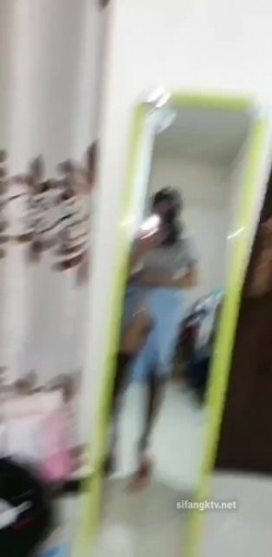 出道即巅峰新人露脸推特顶B王，人瘦奶大小魔女【蒂米】定制私拍，裸舞顶胯，道具紫薇无套啪啪内射 截图1