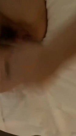湖南大学校花_王玥涵_遭金主包养调教_身着情趣制服同时侍奉两根肉棒_前后夹击骑乘榨精坐实母狗身份！ 截图14
