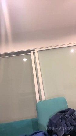 网红健身博主下海,和两个精壮大屌健身猛男3P,双手各握壹根大屌不断吞咽,今晚被艹爽了 截图15
