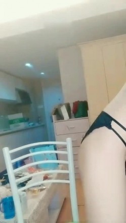高颜值苗条长发妹子自摸诱惑 苗条身材扭动身体单腿黑丝自摸逼逼 截图16