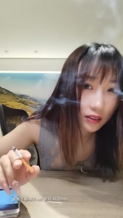 柠檬姐姐露脸镜头前幸运大转盘游戏，黑丝高跟情趣装火辣热舞，浴室湿身，跳弹自慰呻吟，精彩不要错过 截图1