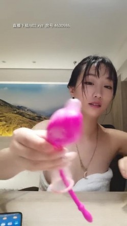 柠檬姐姐露脸镜头前幸运大转盘游戏，黑丝高跟情趣装火辣热舞，浴室湿身，跳弹自慰呻吟，精彩不要错过 截图14