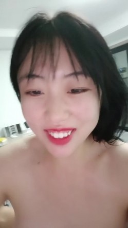 童颜巨乳-女孩：啊啊啊~~哭叽叽我不行拉啊啊啊，不行听没听到，我他妈再说一遍，不行 男：内射行不行？艹死你！ 截图3