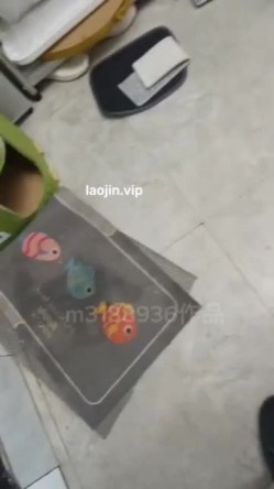 真实泡良偷情大神，【m3188936】，千元VIP群福利，老公性冷淡，出轨人妻约炮，角度不好但是很真实 截图2