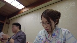 DANDY-775 父親がいない間に何度もセックスしたがる性欲が強すぎる義母は絶倫息子の生挿入も拒まない VOL.3 截图7