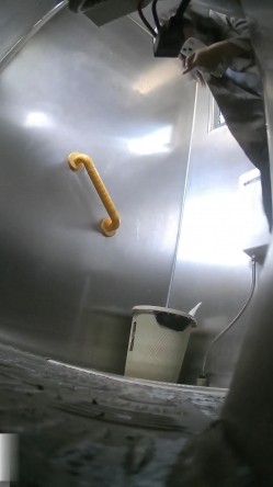 师范学院附近女厕偷拍 学妹尿尿戴帽德斯文眼镜美女 截图15