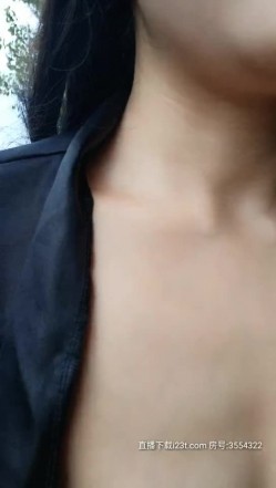 风骚小女子跟好大哥玩的刺激的，全程露脸户外漏出车震啪啪，跳弹自慰马上上激情啪啪，路上行人不止口爆吞精 截图1