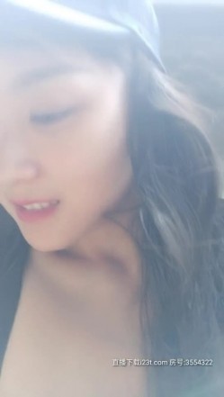 风骚小女子跟好大哥玩的刺激的，全程露脸户外漏出车震啪啪，跳弹自慰马上上激情啪啪，路上行人不止口爆吞精 截图2