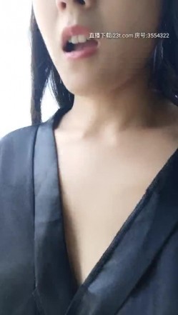 风骚小女子跟好大哥玩的刺激的，全程露脸户外漏出车震啪啪，跳弹自慰马上上激情啪啪，路上行人不止口爆吞精 截图6