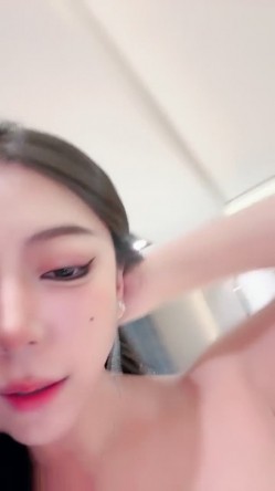 奶球 平台第一人气女神！携闺蜜回归上演双飞大战 看得人目瞪口呆！口水直流！男主简直爽到上天 截图3