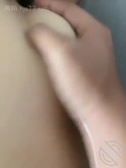 海角侄子爆肏嫂子22.0 精虫上脑 哥哥在家 软磨硬泡嫂子趁洗澡间隙肏穴 再深一点好痒 被肏上瘾了 截图14