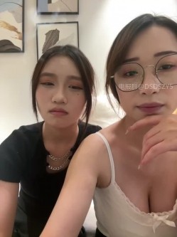 ️清纯主播【202509yoyo】表姐带着表妹下海直播、在线教口活、练习做爱姿势 截图3