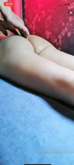 男技师偷拍【女性私处保健】露脸饥渴少妇扣几下淫水就泛滥迫不及待要鸡巴干男技师湿了一手 截图1