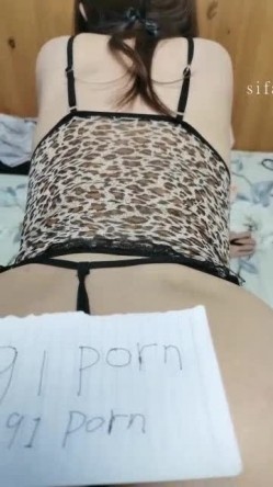 “啊~顶死了~插死我了”对话刺激，很能淫叫的极品人妻少妇【骚逼爱丽丝】性爱自拍，吞精无毛美臀无套各种输出白浆泛滥，撸管必备 截图4