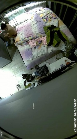 【酒店摄像头】俯视花床，和老婆与小三的完美性爱 截图9