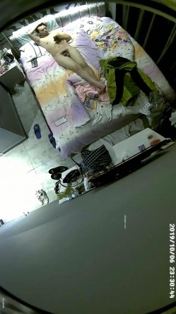 【酒店摄像头】俯视花床，和老婆与小三的完美性爱 截图12