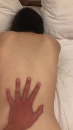 《台湾情侣泄密》背着男友偷偷和富二代酒店开房啪啪的反差女友被曝光 截图4
