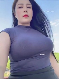 【抖音福利】风骚白皙大奶熟女，【小屁孩】，极品老A8，风情万种，颜值高有韵味，脸穴同框自X特写 截图14