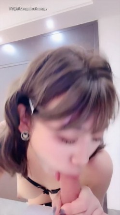 【水喷枪】夹子音短发萌妹黑丝诱惑_模特身材黑丝情趣大秀_小奶子诱人 截图8