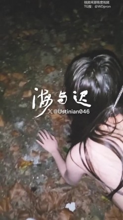 顶级调教大神，回归携多位少妇母狗调教，刺激花式玩法「海与迟」165车模冷白皮黑丝母狗车展当晚拿下，抽逼奴性M配合度非常高 截图6