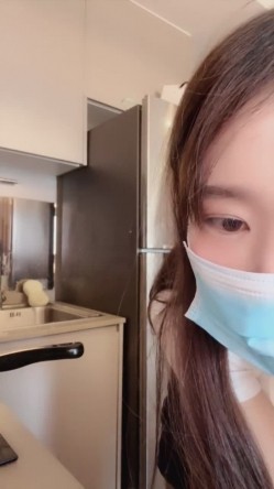 尤物推荐【美人儿】逆天女神 颜值身材吊打网红明星 美到窒息 绿播下海 全裸下厨 跳蛋自慰爽 截图8